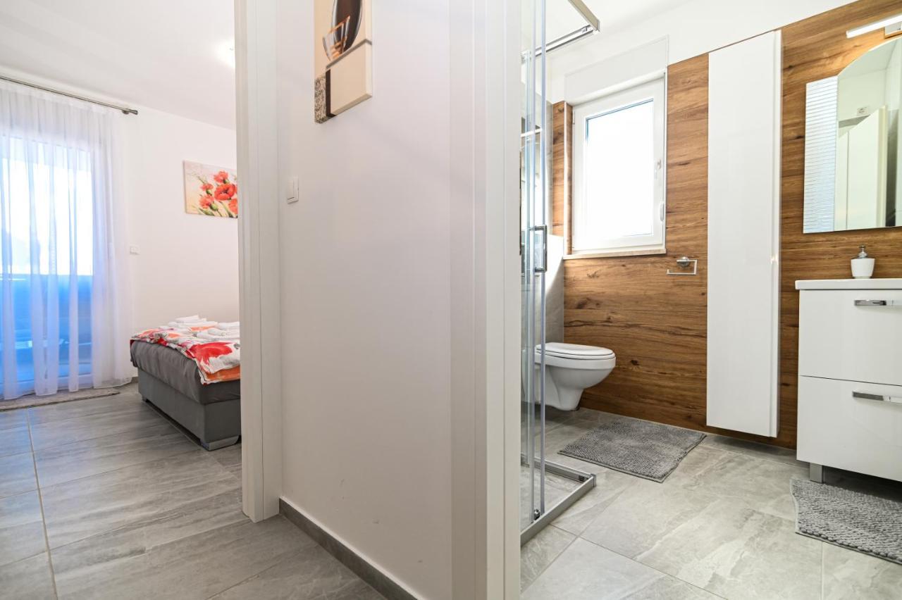 Luxury Apartment With Swimming Pool Ana Trogir Exterior foto